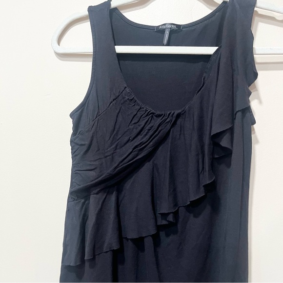 Daisy Fuentes black ruffle tank top - Picture 2 of 4